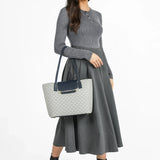 شنطة توت مونوغرام شعار ساغا لون كحلي - 8