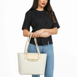 شنطة توت مونوغرام شعار ساغا لون بيج - 7