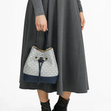 شنطة باكيت مونوغرام مع محفظة لون كحلي - 7