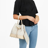 شنطة باكيت مونوغرام مع محفظة لون بيج - 6