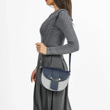 شنطة كروس بدي نصف دائرية لون كحلي - 7