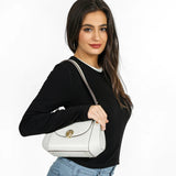 شنطة كتف جلد ناعم بحزام قابل للتعديل لون ابيض - 7