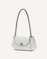 شنطة كتف جلد ناعم بحزام قابل للتعديل لون ابيض - 1