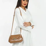 شنطة كتف جلد ناعم بحزام قابل للتعديل لون بني - 6