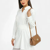 شنطة كتف جلد ناعم بحزام قابل للتعديل لون بني - 7