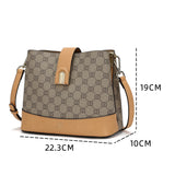 شنطة كتف صغيرة من جلد البي في سي والمايكروفايبر الطبيعي والفاخر لون بيج