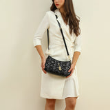 شنطة كتف جلد طبيعي بحزام قابل للتعديل لون اسود - 6