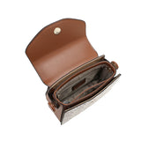 شنطة كروس بدي مونوغرام شعار ساغا لون بيج - 4