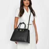 شنطة كتف جلد ناعم بحزام وسحاب علوي لون اسود - 6