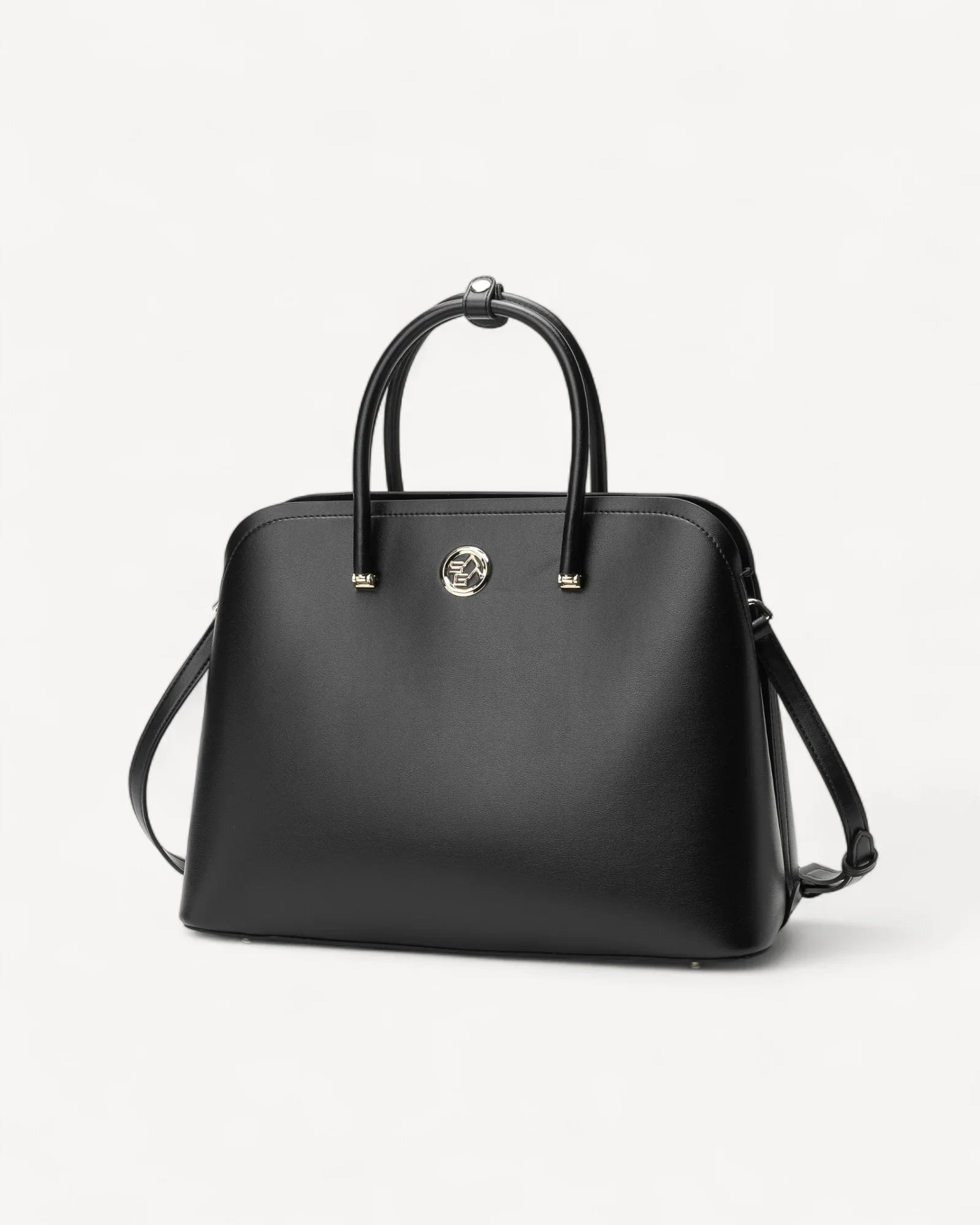 شنطة كتف جلد ناعم بحزام وسحاب علوي لون اسود - 1