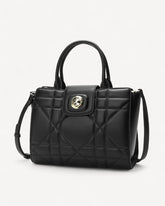 شنطة كتف مبطنة وقفل معدني دوار لون اسود - 1