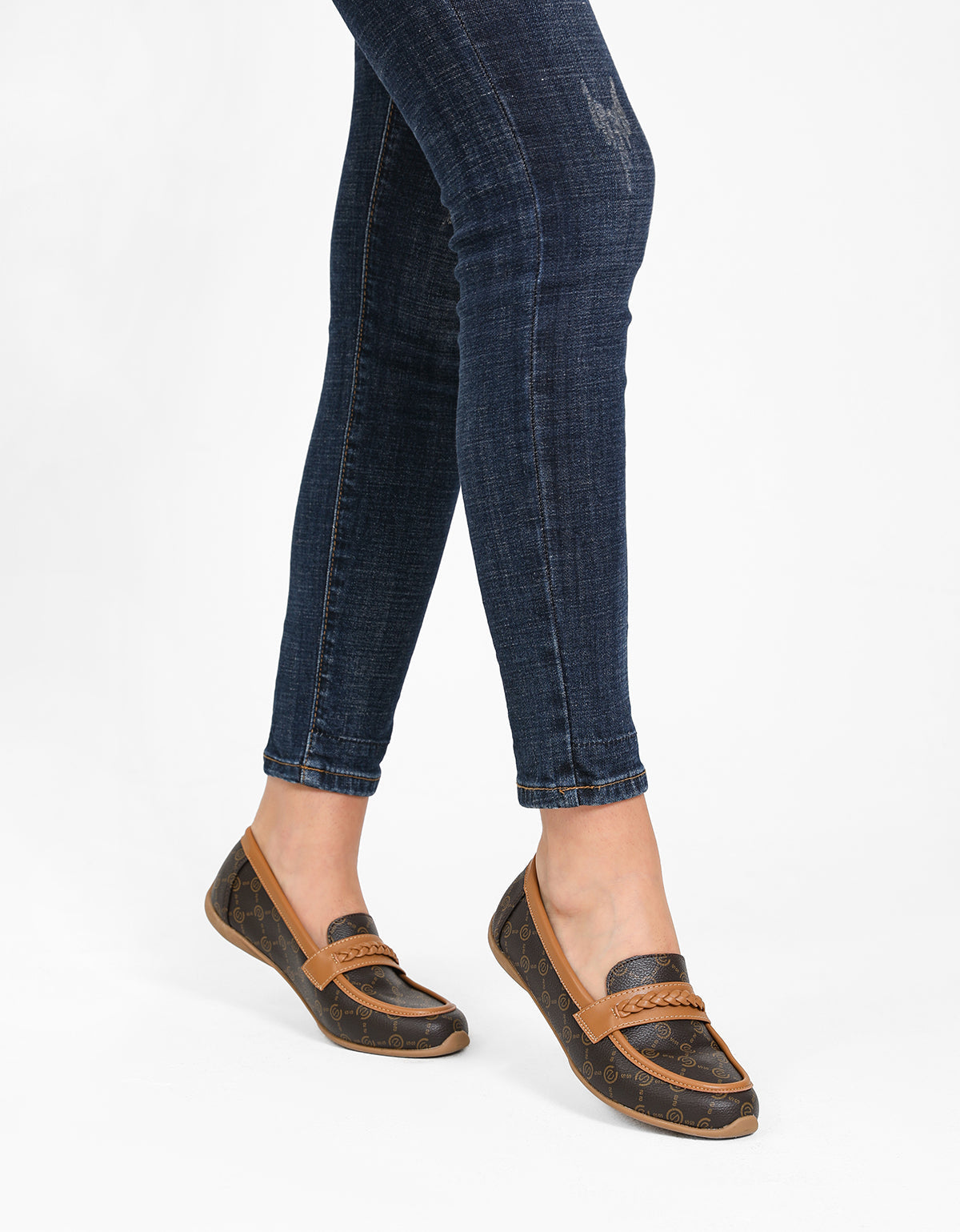 حذاء فلات سهل الإرتداء لون بني - 9