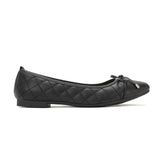حذاء ساغا نسائي أسود بنعل مسطح وتصميم مبطن.