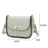 Simple handbag available in two colors