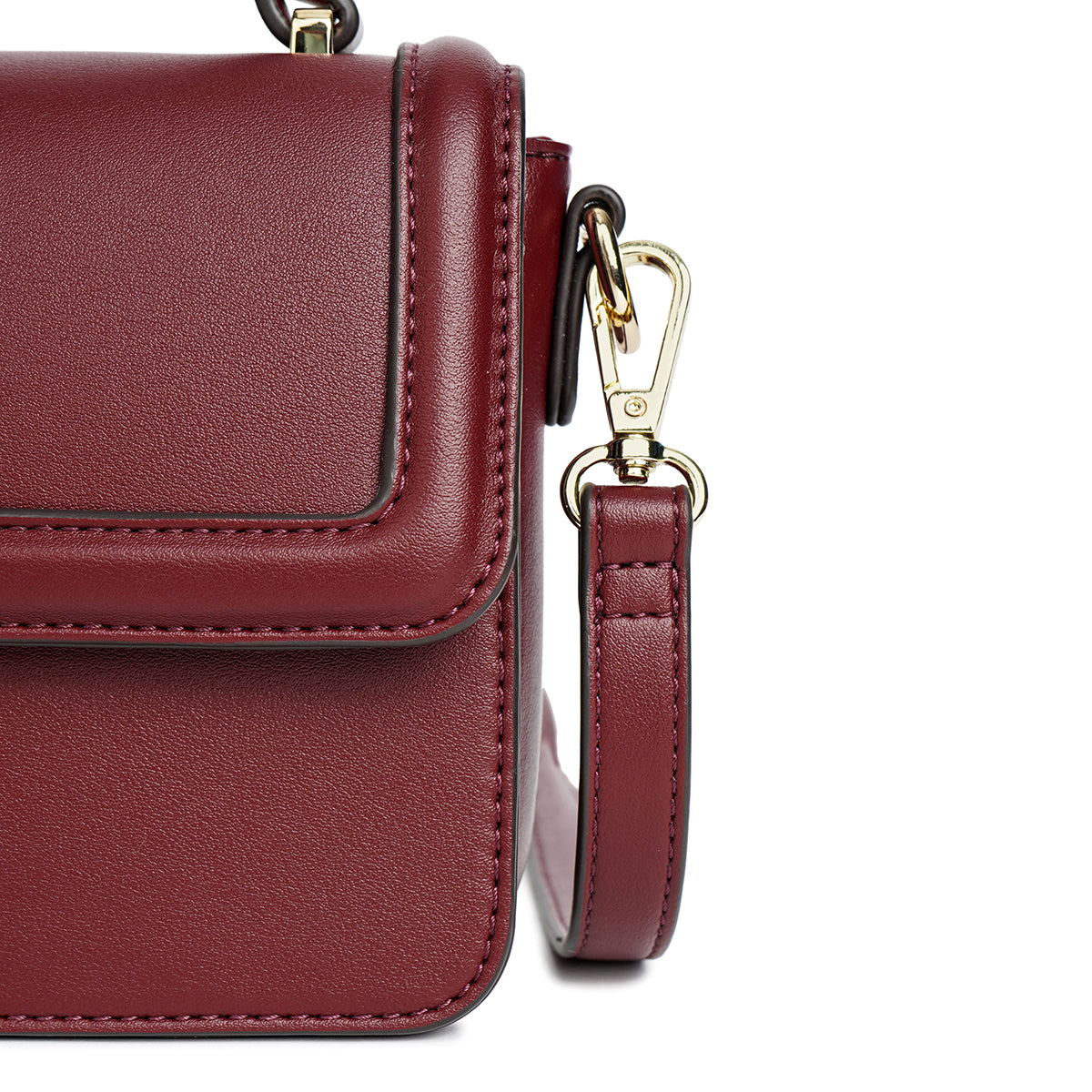 Practical and light handbag with a shoulder strap, width 21 cm, in maroon or blue colors