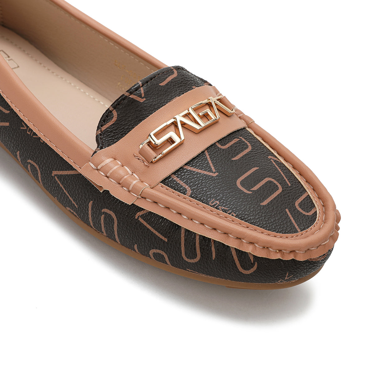 Comfortable, light and elegant shoes from Saga made of microfiber in coffee color