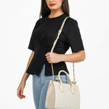 شنطة كتف بنقشة مونوغرام لون بيج - 10