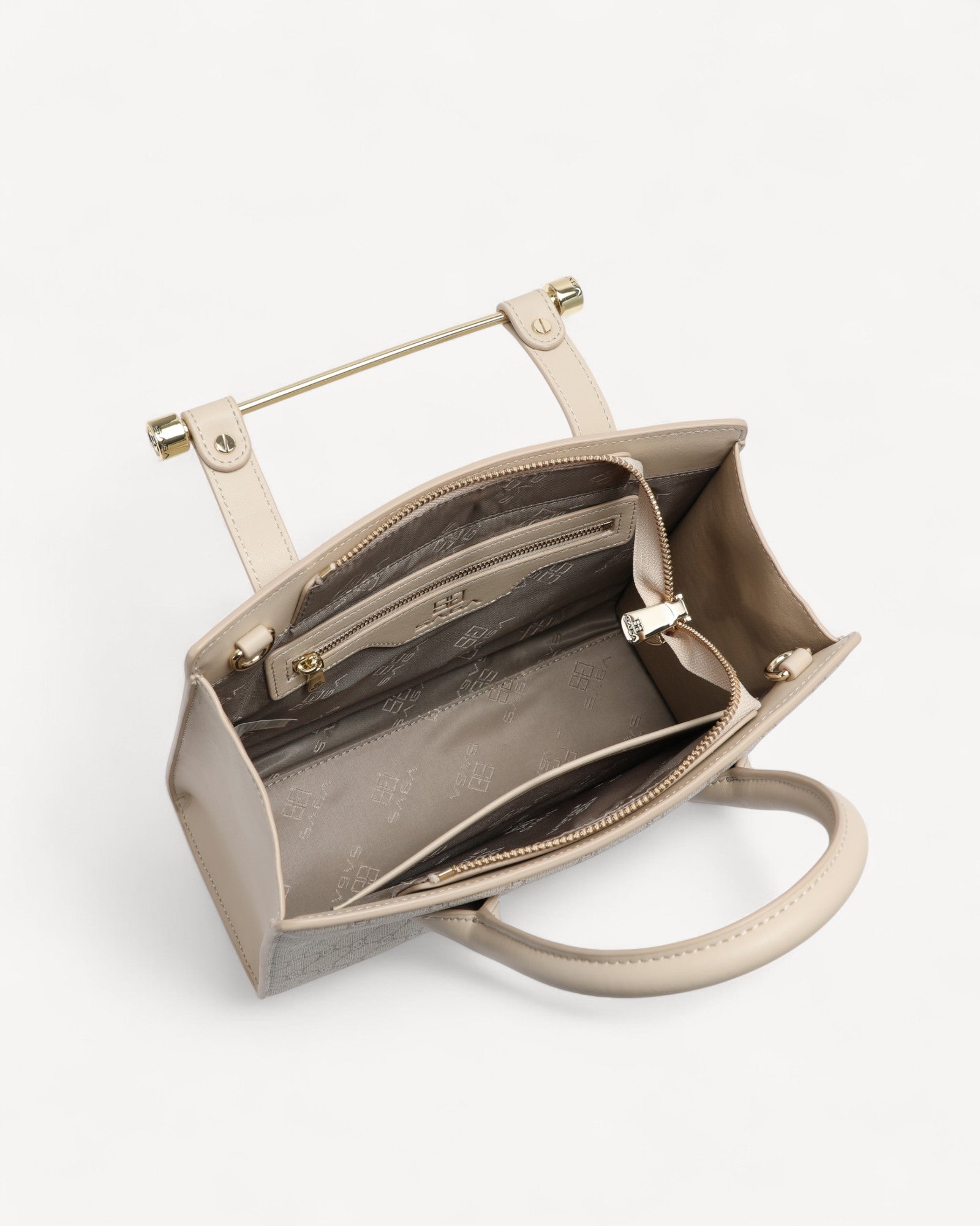 شنطة كتف بنقشة مونوغرام لون بيج - 4