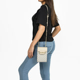 شنطة كروس بدي صغيرة بحزام ذهبي لون بيج - 8