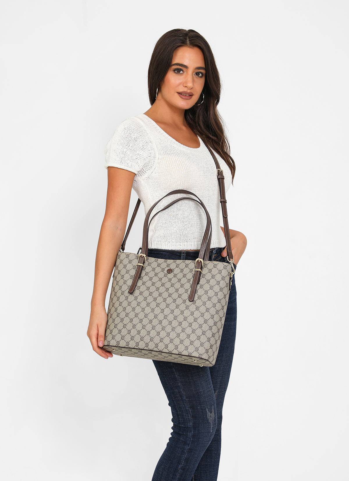 شنطة توت بمقبض علوي وحزام كتف لون بني فاتح - 10