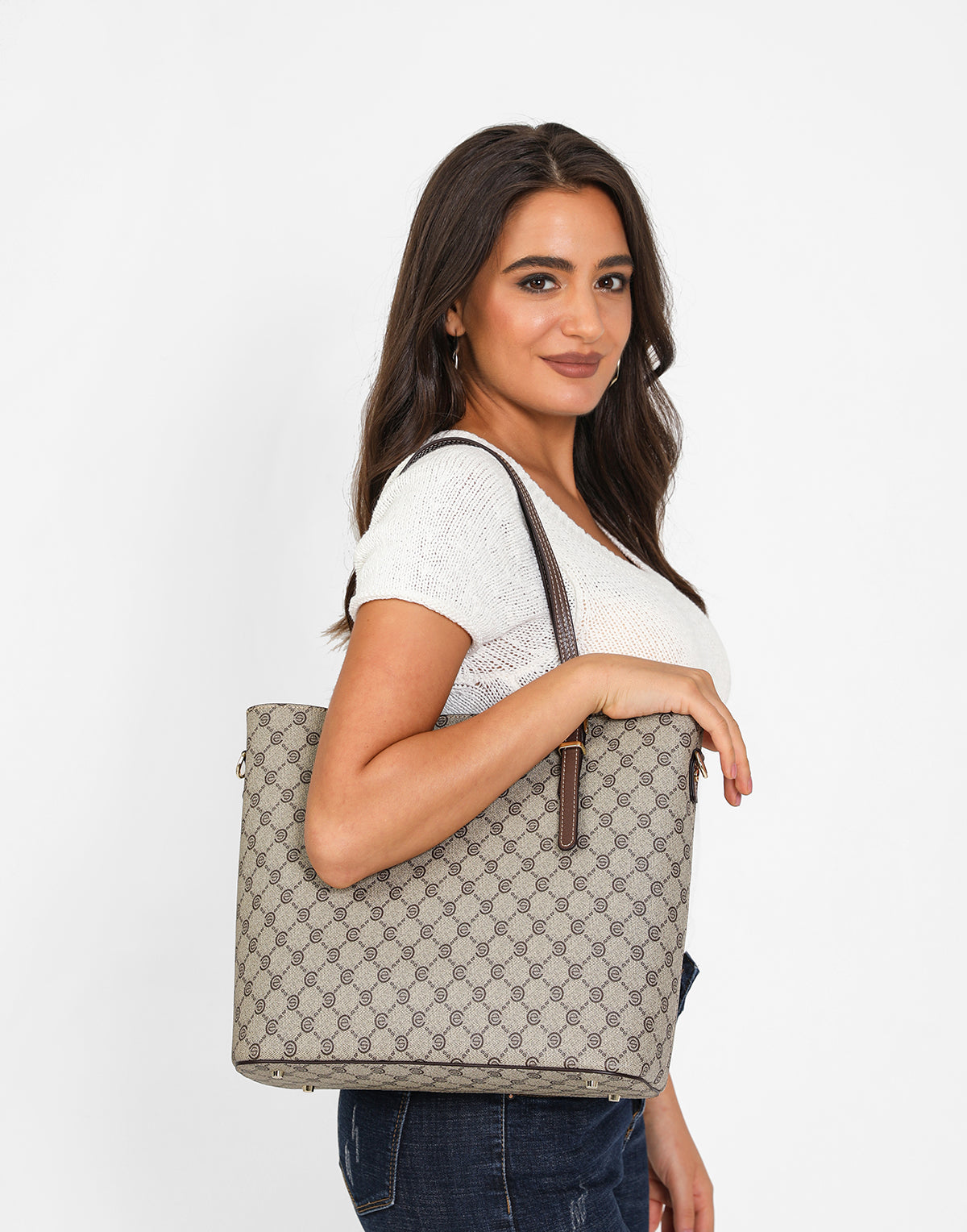 شنطة توت بمقبض علوي وحزام كتف لون بني فاتح - 7