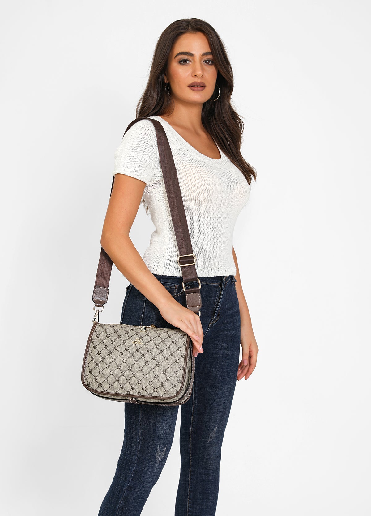 حقيبة كروس بدي بحزام كتف لون بني فاتح - 10