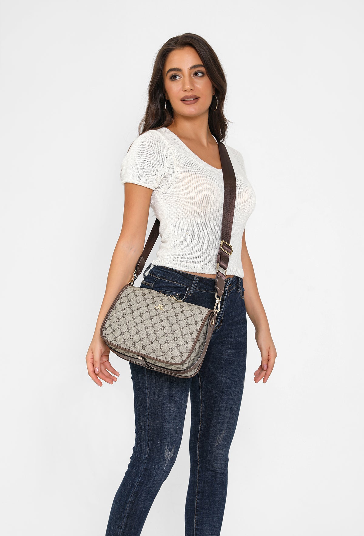 حقيبة كروس بدي بحزام كتف لون بني فاتح - 8