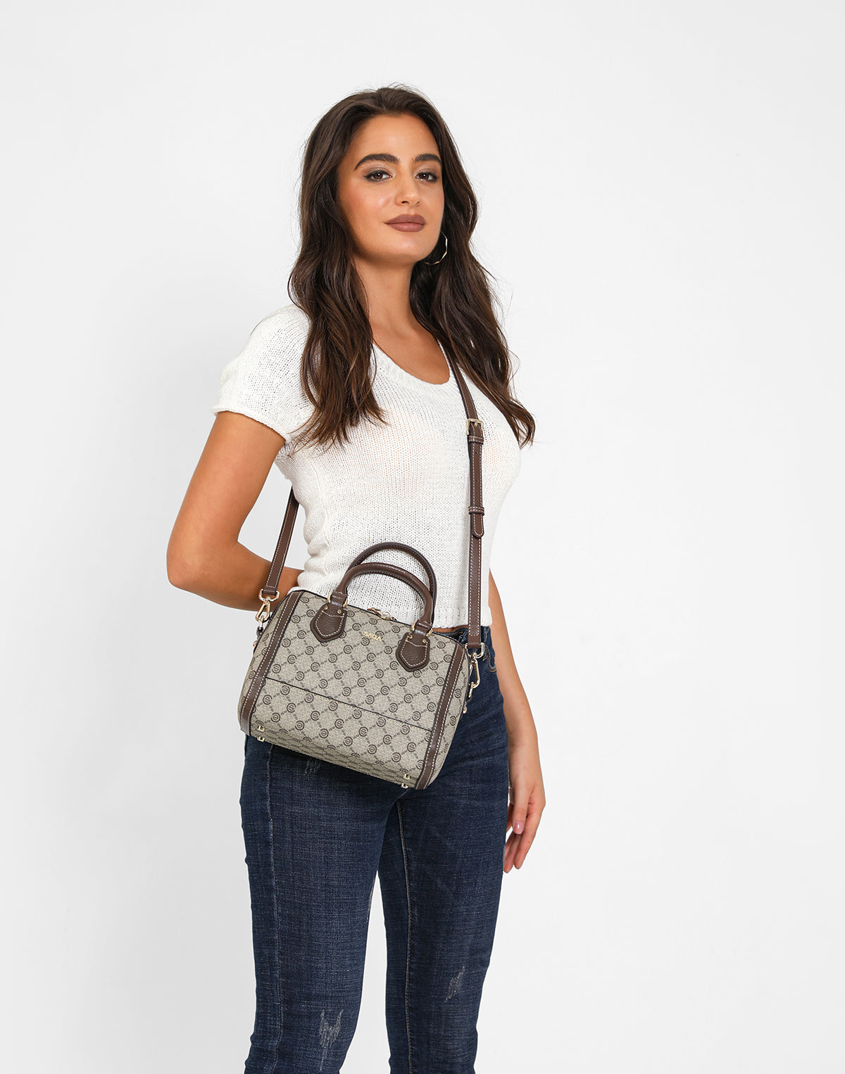 شنطة ساتشيل صغيرة بمقبض وحامل لون بني فاتح - 8