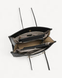 شنطة توت جلد بمقابض معدنية لون اسود - 4