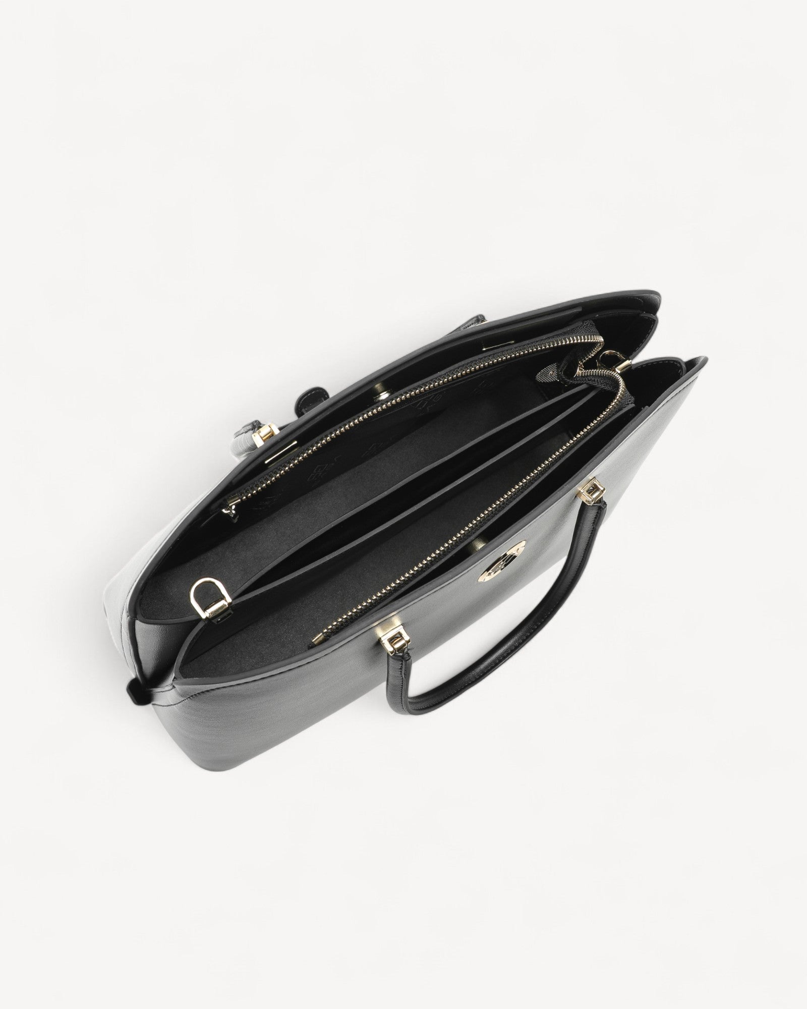 شنطة كتف جلد ناعم بحزام وسحاب علوي لون اسود - 4