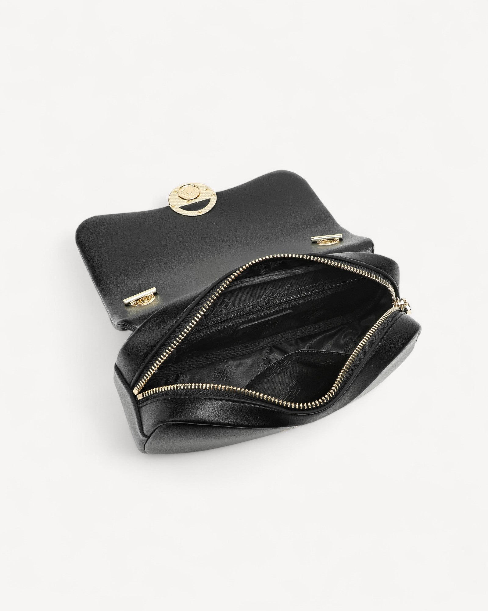 شنطة كتف جلد ناعم بحزام معدني لون اسود - 4