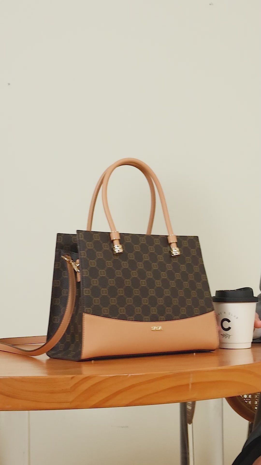 Small shoulder bag, genuine leather, black color 