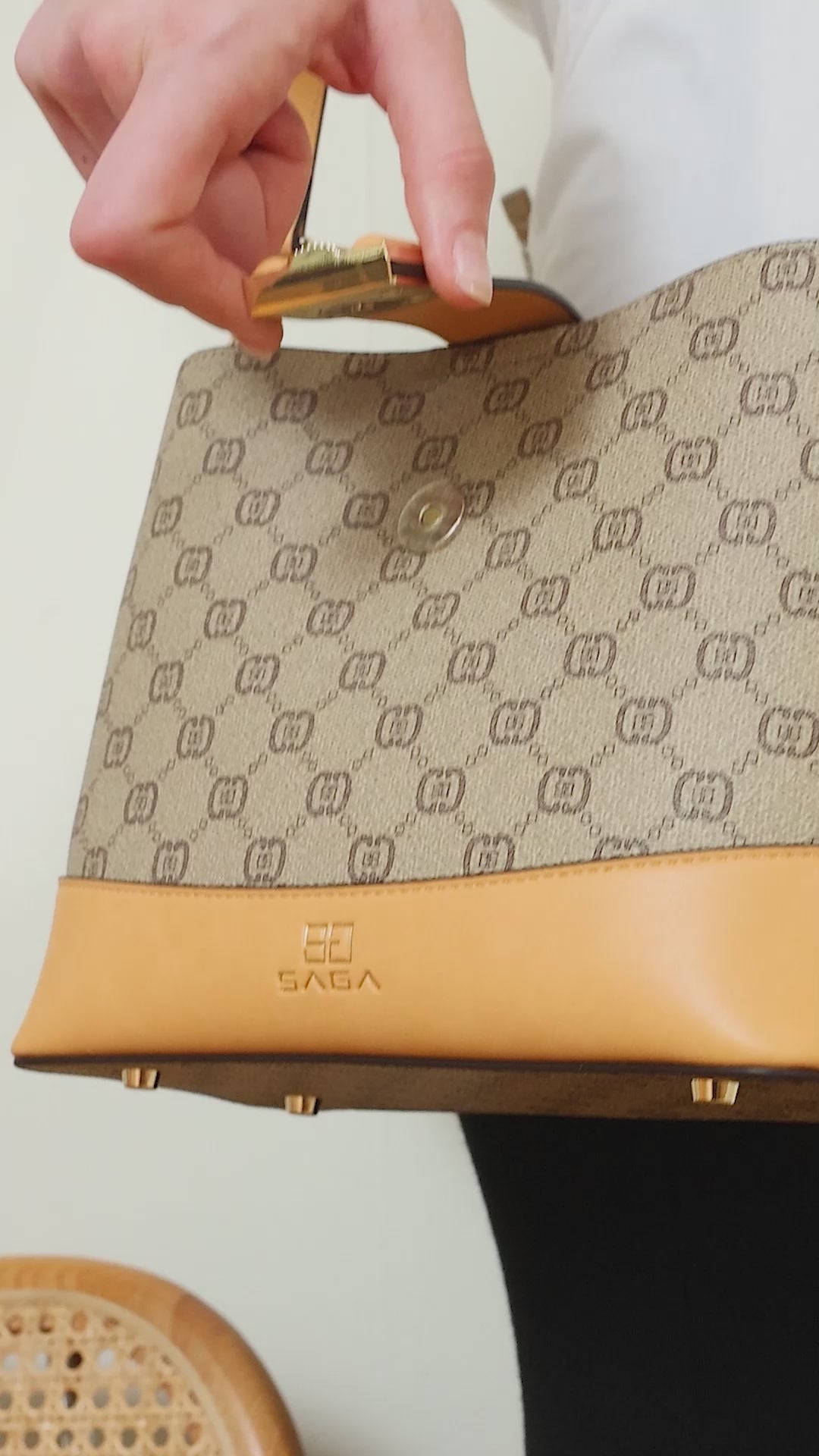 Small shoulder bag, genuine leather, black color 